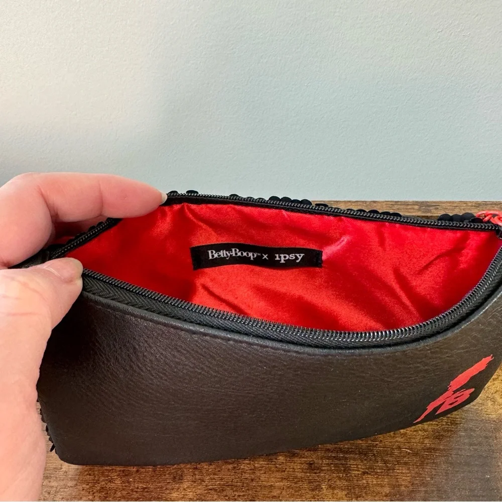 NWOT Betty Boop × Ipsy makeup bag‎ Vegan Black Leather and Sequins